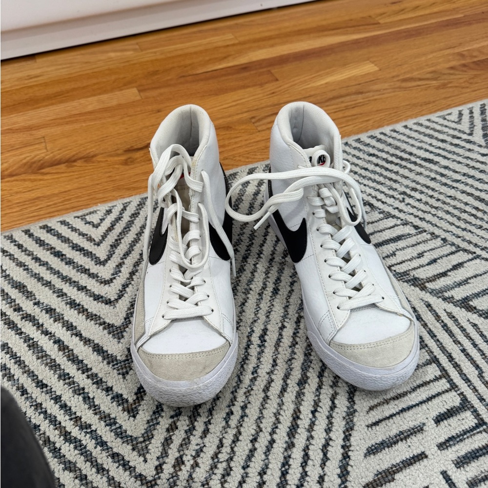 Nike Blazer Mid 77 Shoes